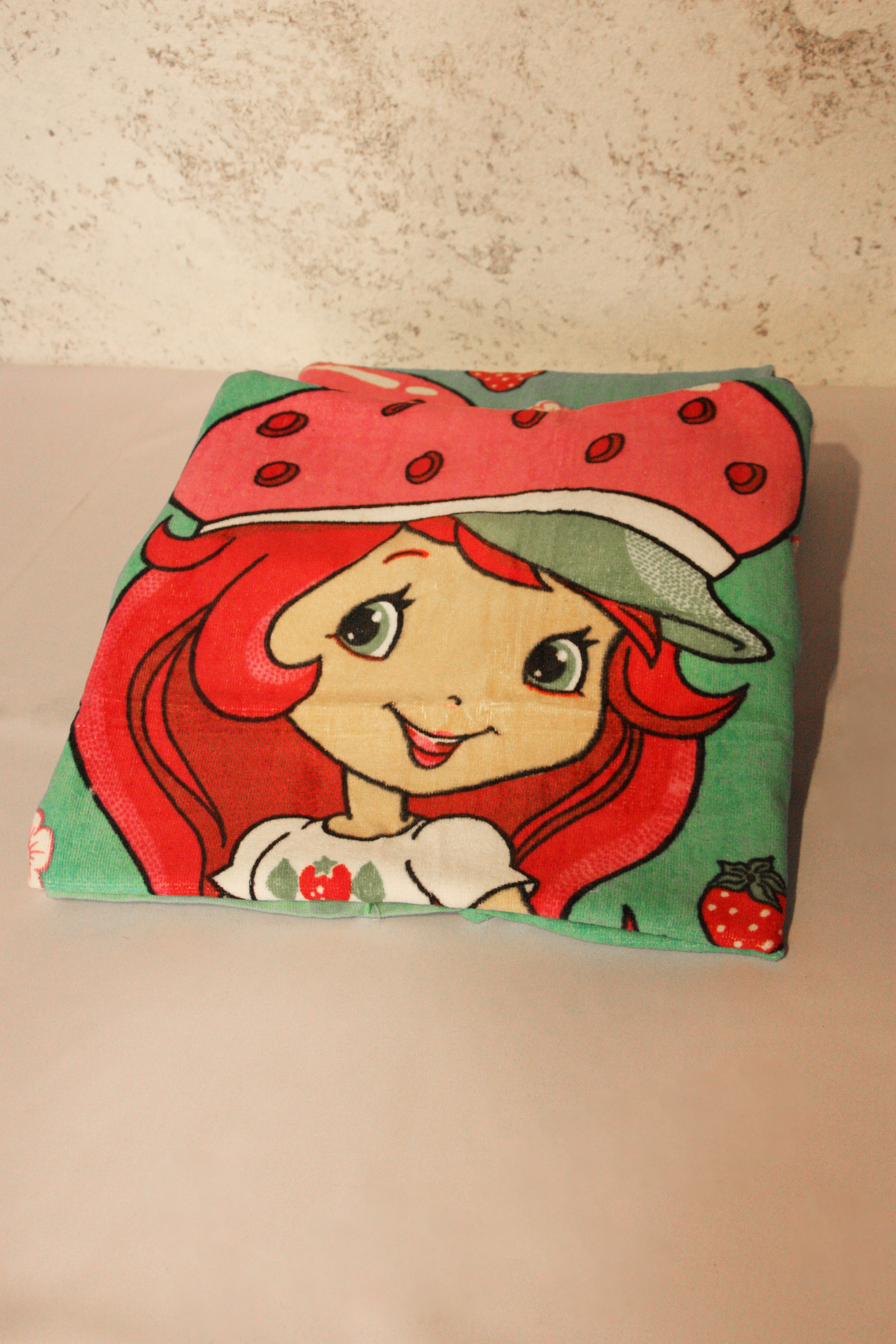 حوله کودک طرح توت فرنگی