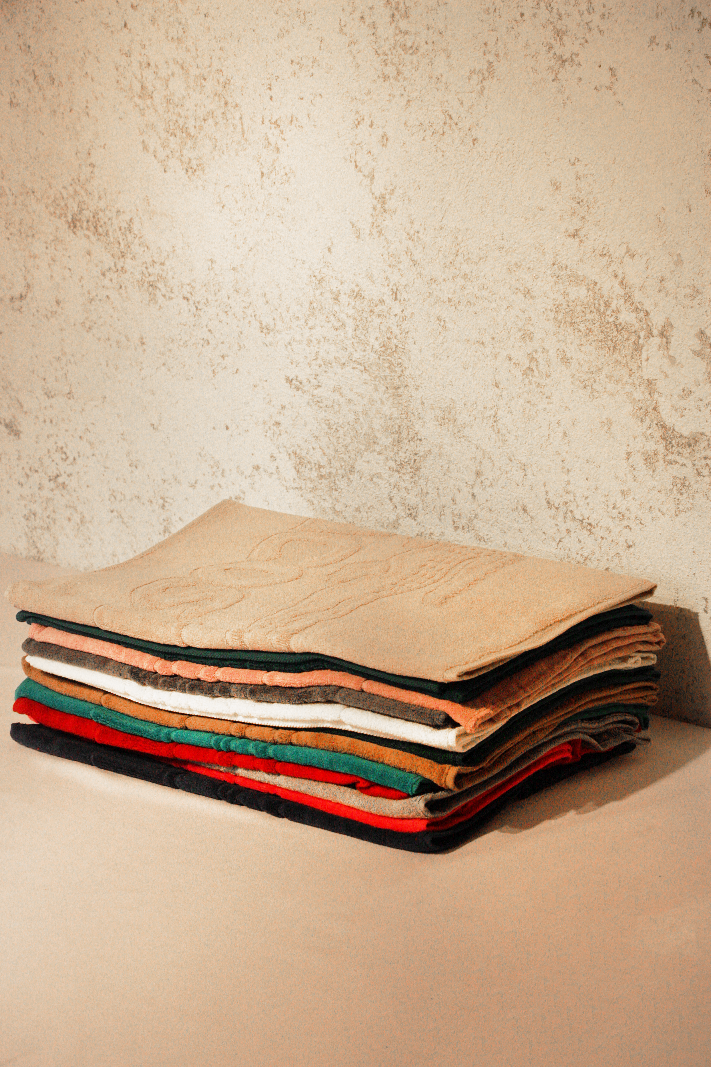 حوله نیم حمام طرح لاکوستا